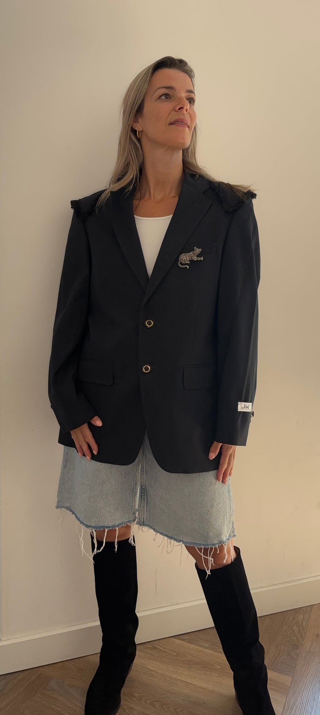 Blazer | B L A C K detail |